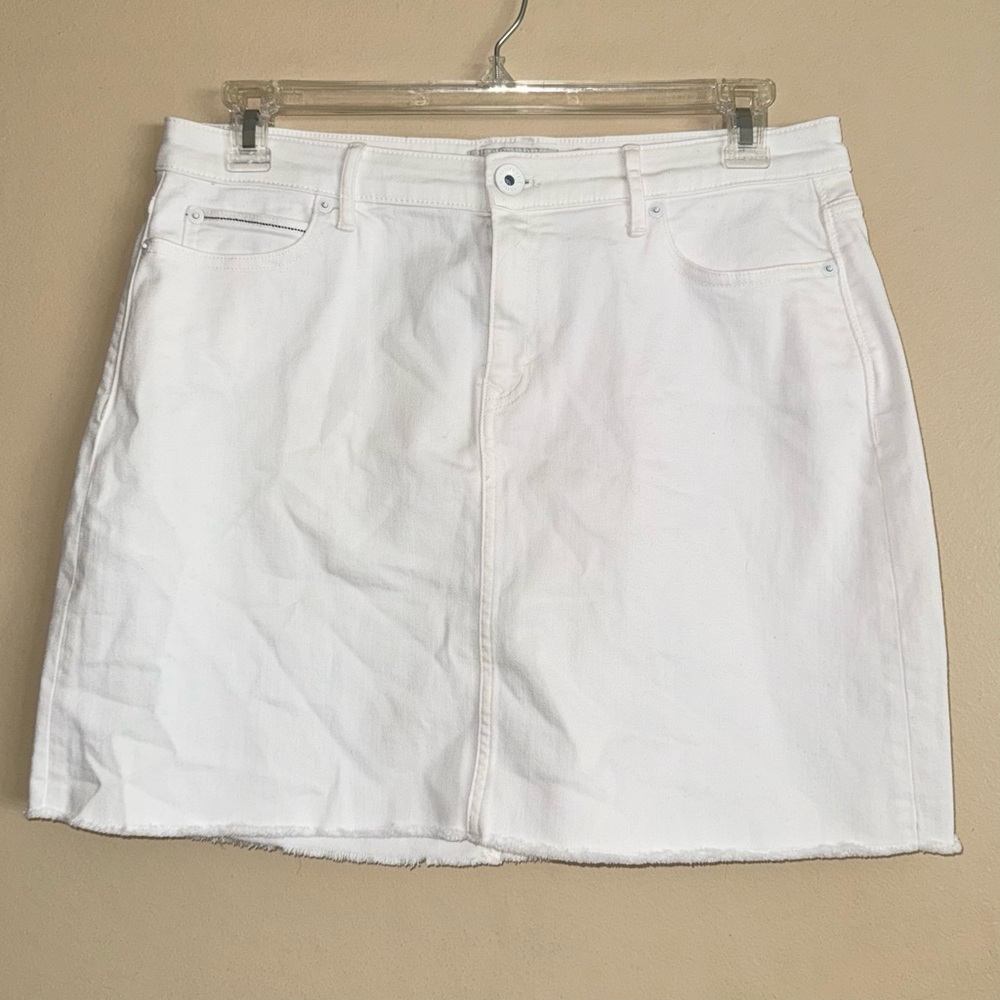 Vineyard Vines White Raw Hem Jean Denim Skirt Size 12 NWT!